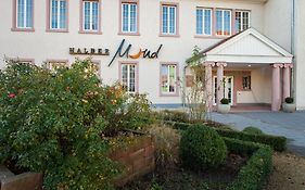 Hotel Halber Mond